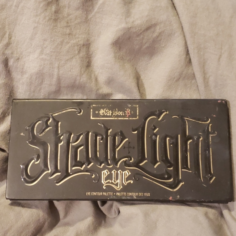 Kat Von D Shade & Light Eye Palette